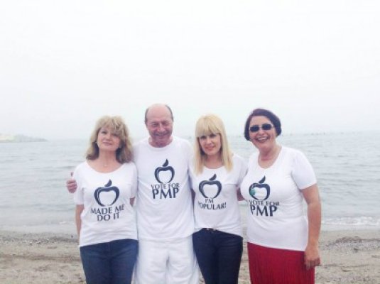 Băsescu promovează PMP pe litoral! - vezi imagini